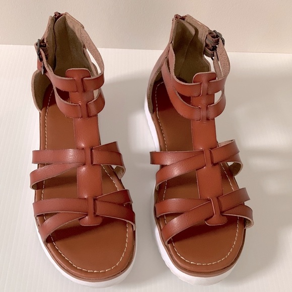 Old Navy Girls sandals size 4 youth - Picture 2 of 7